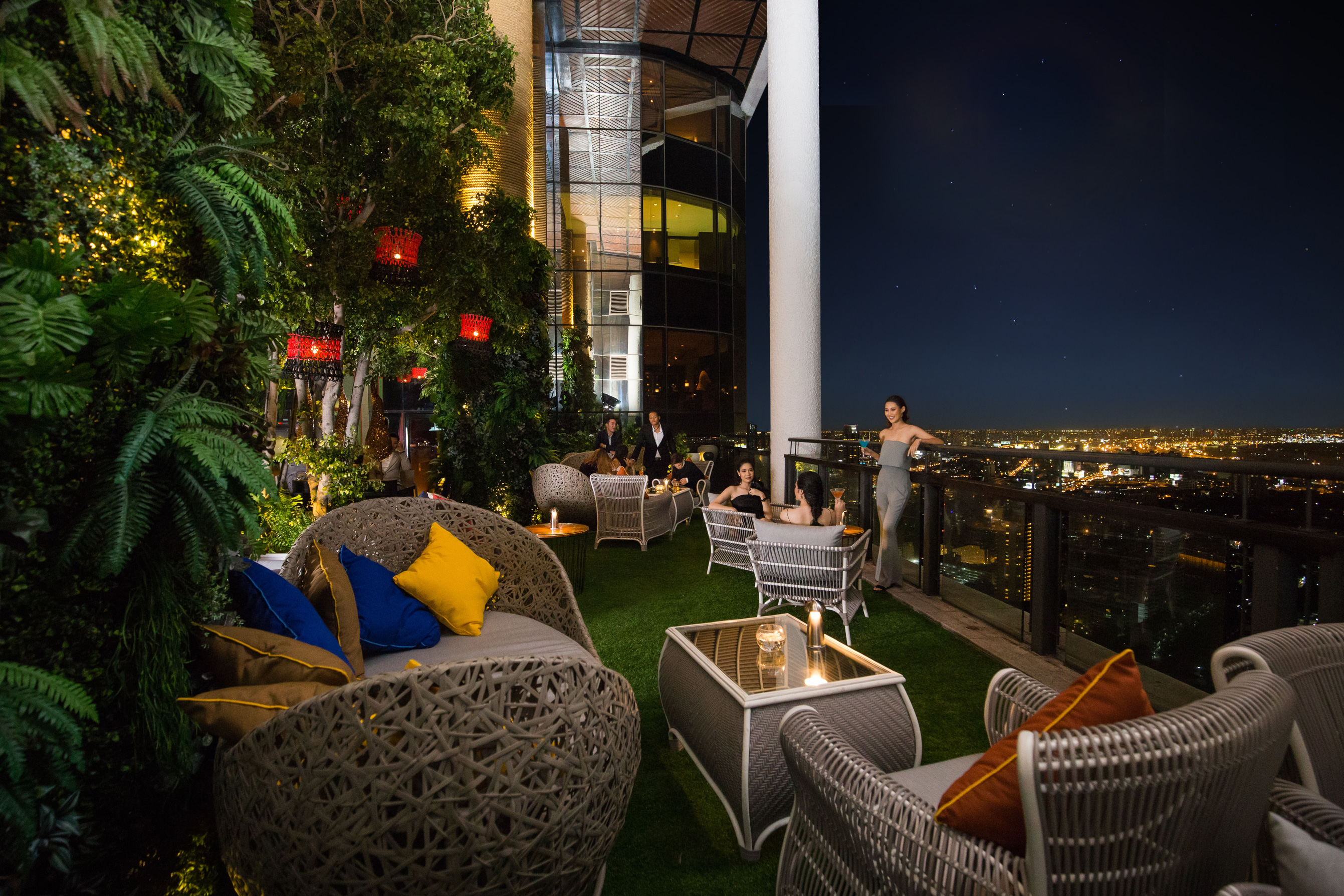 Banyan Tree Bangkok Sffron Sky Garden at Night
